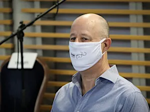 ממשלה חארטה, שר חארטה, אבל המצוקה לא חארטה