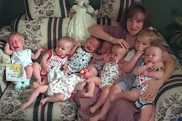 In 1997 She Had Septuplets, Then Her Husband Left Her. See How They Look 26 Years Later