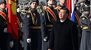 Mira los honores de Estado que rindieron a Xi Jinping en su llegada a Rusia | Video