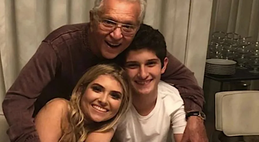 Andr�a de N�brega d� aviso aos funcion�rios, ap�s doen�a do filho, choro e Carlos Alberto internado: �Muito triste�
