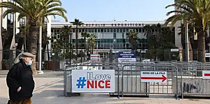 Το κέντρο εμβολιασμού Covid στη Νίκαια έκλεισε λόγω έλλειψης εθελοντών