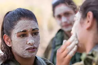 Israeli general warns against imposing modesty restrictions on female soldiers
