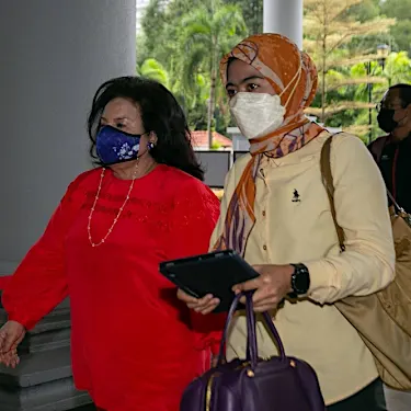 High Court rejects govt bid to forfeit luxe bags and bling taken from Najib, Rosmah in 2018 1MDB raid
