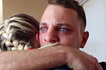 [Gallery] His wife cheated on him for 20 years. Until the doctor told him the truth.