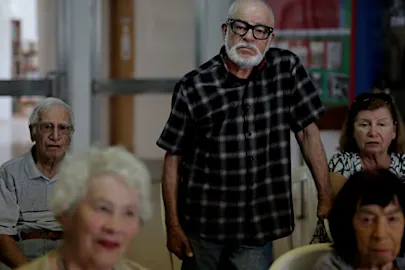 «Ας πεθάνουμε στο σπίτι με ειρήνη»: το Ισραήλ σχεδιάζει να εκδιώξει δεκάδες επιζώντες του Ολοκαυτώματος