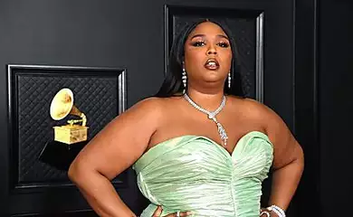 Lizzo announces that she's quitting music after facing online criticism: 'I didn't sign up for this'