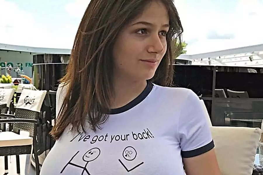 [Photos] Awkward T-Shirt Fails That People Regret