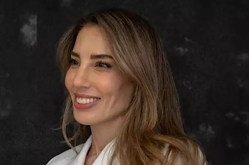 Δρ. Σιβάν Μέρσερ: Από το DNA του σολομού στις κορυφαίες αισθητικές τάσεις