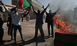 Fuerzas sudanesas disparan contra manifestantes dejando al menos 4 muertos, según comité de médicos