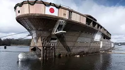 「これ実写なんですか？」「イージス艦やん」 完成した前澤友作さんの「途方もなく巨大なヨット」に反響！ 「オウムの襲撃に気を付けて」？（1/2 ページ）