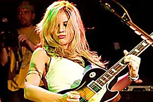 [Pics] The Best Guitarist Of All Time Is Actually A Woman