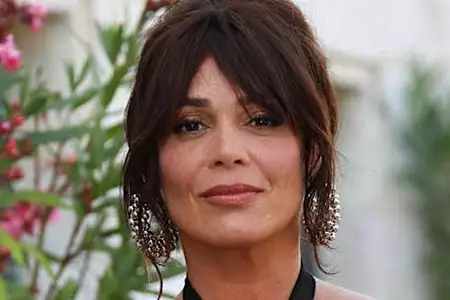 "J'ai pris une maison au milieu de nulle part, loin de mes attaches" : Lola Dewaere a quitté Paris pour se mettre au vert