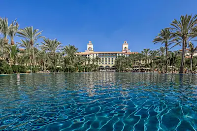 Are you in Maidstone? We’re giving you a discount of up to 30% on a stay in Gran Canaria.