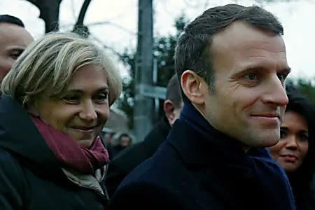 Νέα γαλλική εκλογική δημοσκόπηση δείχνει ότι ο Μακρόν θα νικήσει τον κύριο συντηρητικό αντίπαλο Πεκρεσ
