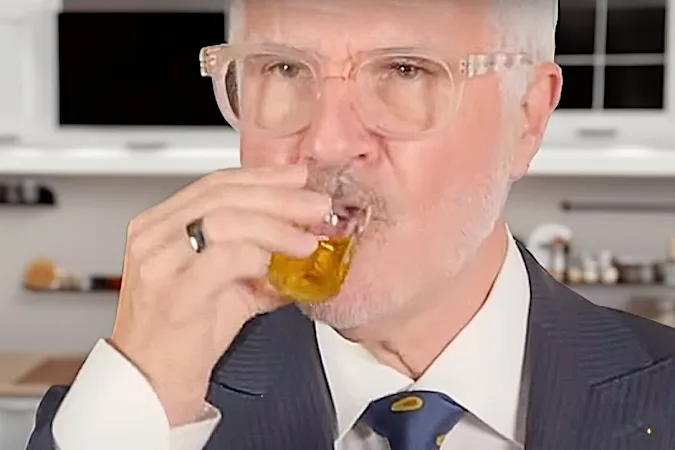 If You Take 1 Shot Of Olive Oil Every Night, This Is What Happens