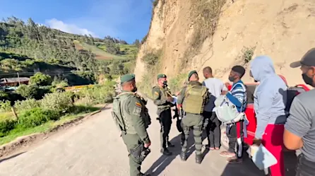 Migrantes entran a Colombia por pasos ilegales y cruzan el país para continuar hacia su destino final | Video