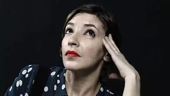 Nadia Daam: sa vie, sa chatte et ses leçons de morale