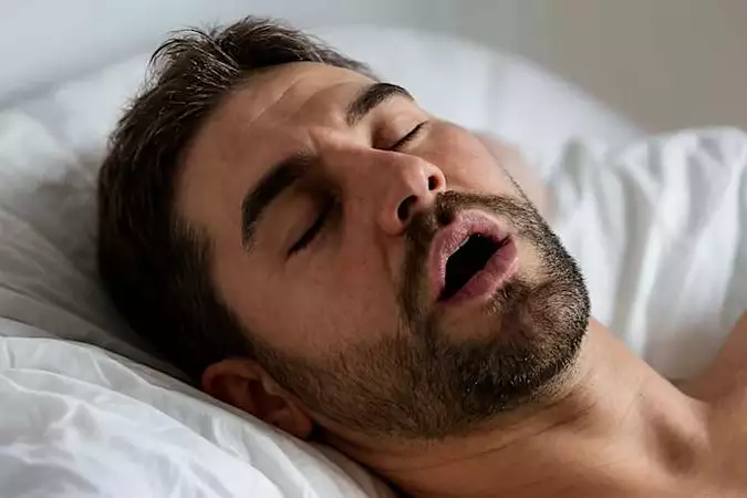 Μια απλή μέθοδος για την υπνική άπνοια (είναι πραγματικά έξυπνη!)