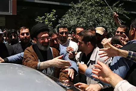 Πυκνώνει το μυστήριο με τον Μοτζταμπά Χαμενεΐ - Η συνάντηση με τον Πεζεσκιάν που άκουσε μια φωνή Πυκνώνει το μυστήριο με τον Μοτζταμπά Χαμενεΐ - Η συνάντηση με τον Πεζεσκιάν που άκουσε μια φωνή