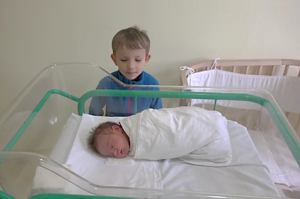 Boy Meets Newborn Sister. When He Says, 'That's Not My Sister,' Dad Realizes The Cruel Truth
