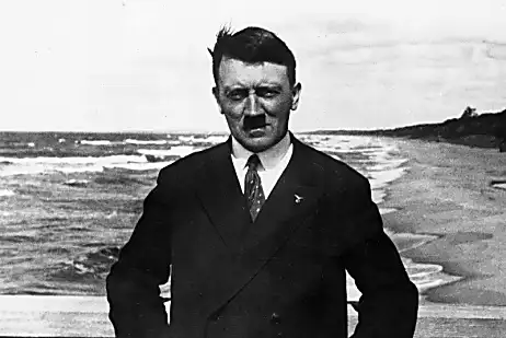 Adolf Hitler: Σπάνιες φωτογραφίες που αποκαλύπτουν τον άνθρωπο πίσω από το τέρας - Φωτογραφίες