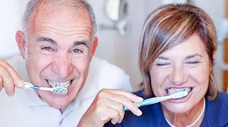 Olvídese de los cepillos de dientes manuales: ¡este es el futuro!