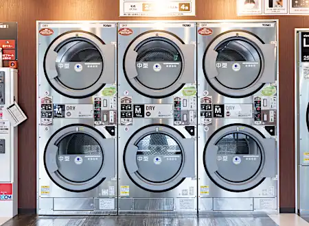 進化するコインランドリー 高性能な洗濯設備の「隠し味」とは？