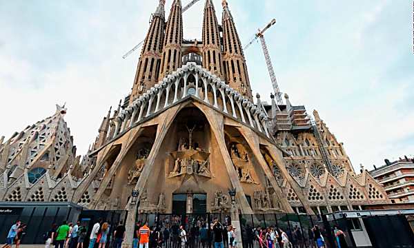 Sagrada Familia gets Barcelona permit, 136 years late