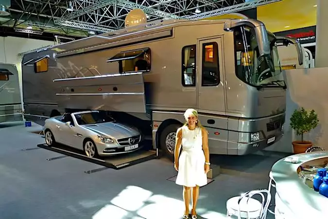 Take a Peek Inside This Stunning Luxury Mobile Home