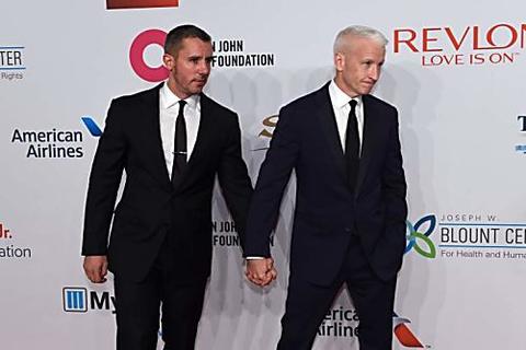 Try Not Gasp When You Find Out Who Anderson Cooper Is Dating