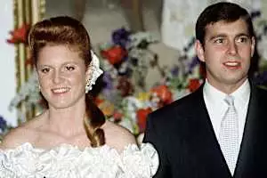 Robert Hardman reveals Palace sent Fergie BILL for half Christmas tree