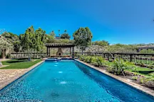 Leslie’s sets IPO price, valuing Valley pool supplier at a whopping $3 billion
