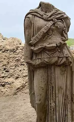 Άγαλμα δύο μέτρων της θεάς Αθηνάς αποκαλύφθηκε στη Λαοδικεία