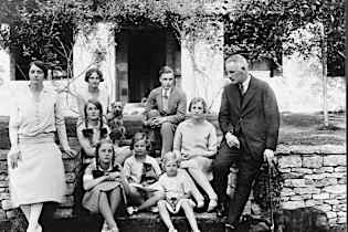 The Mitford Sisters Who Scandalized Society