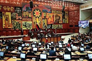 As Ecuador battles gangs, lawmakers approve return of foreign military bases