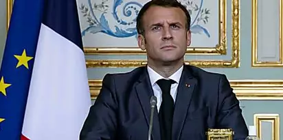 Η στρατιωτική ομάδα προειδοποιεί τον Πρόεδρο Μακρόν ότι η επιβίωση της Γαλλίας κινδυνεύει