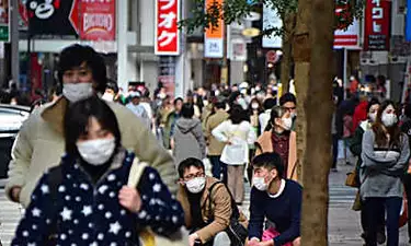 新型肺炎、3連休に影　目立つマスク姿　市街地の人出も減少　熊本
