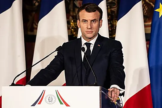 Emmanuel Macron au bord du burn-out ? Il craque en plein Conseil des ministres