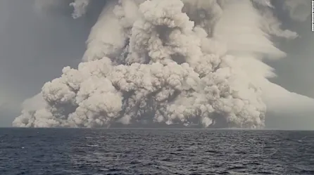 Captan ondas de choque a 5.000 km del volcán de Tonga | Video