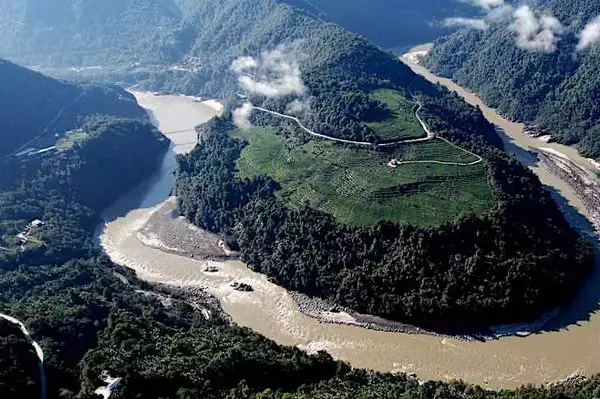Will world's largest dam project be big enough for China's economy?