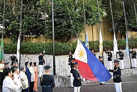 33 χρόνια αργότερα, η People Power εξέγει μόνο μια μνήμη στις Φιλιππίνες
