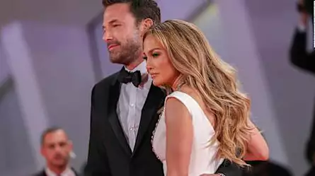 Jlo y Ben Affleck se roban el show en el Festival de Venecia