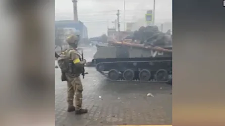 Ucrania destruye al menos 20 tanques rusos, arden en las calles de Hostómel | Video